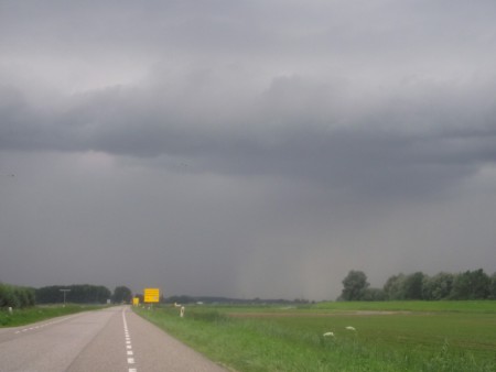donkere wolken 4 3/8/12