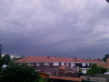 zeer donkere wolken op 5-8-12
